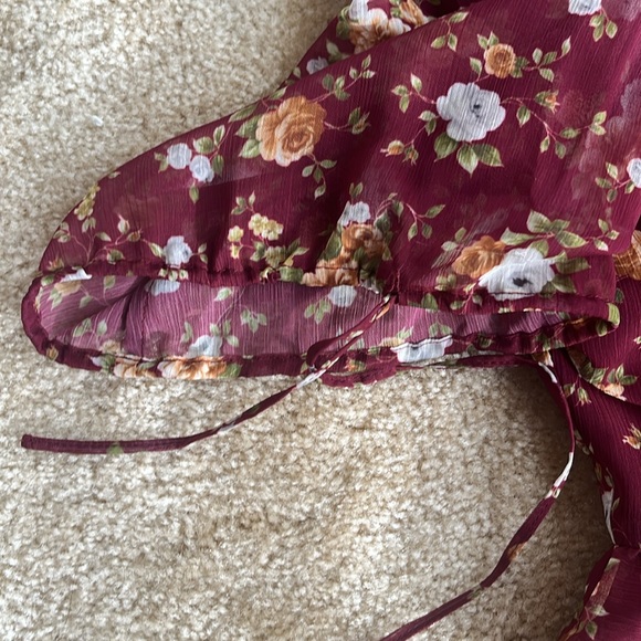 Marissa Webb Floral Ruffle Short Sleeve A-line V-neck Midi Dress in Size Small - Picture 4 of 10